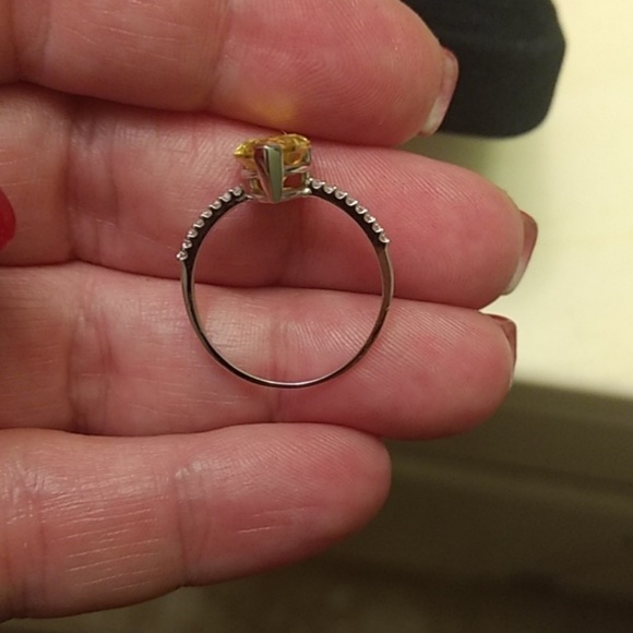 Sold Yellow diamond and white gold ring - Picture 2 of 3